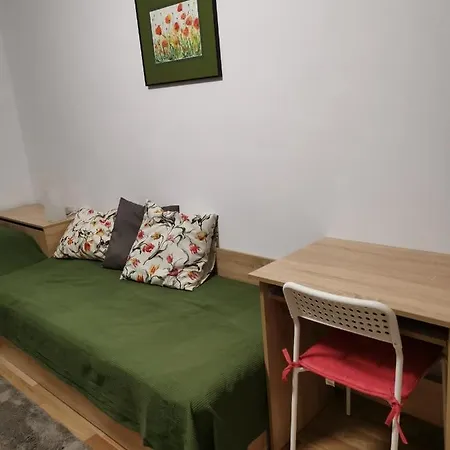 4 Seasons Apartments, A2 *